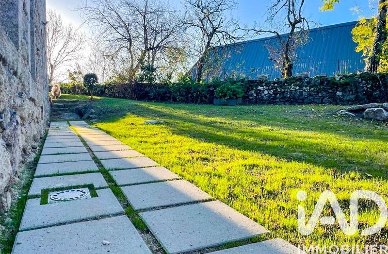 Maison - 596 m² - 18 pièces