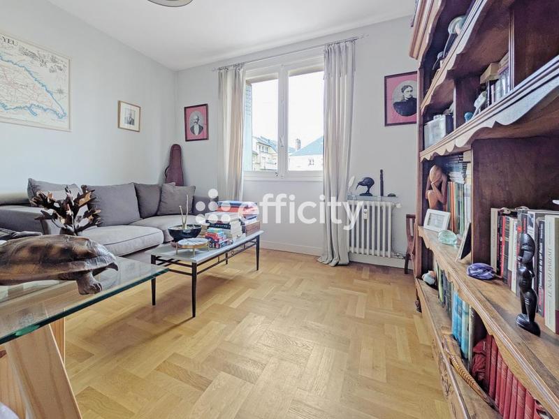 Appartement - 82 m² - 3 pièces