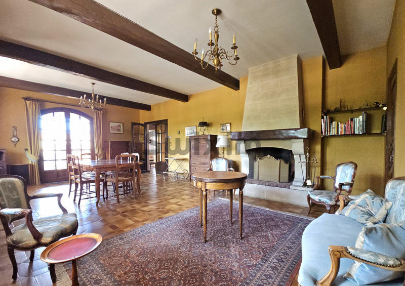 Villa - 267 m² - 11 pièces