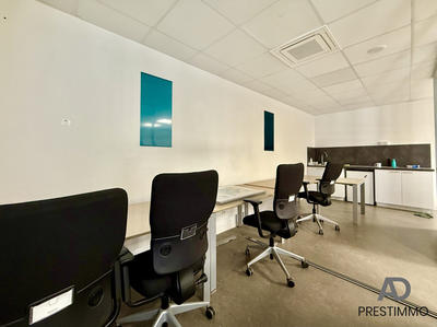 Local commercial - 80 m² - 4 pièces