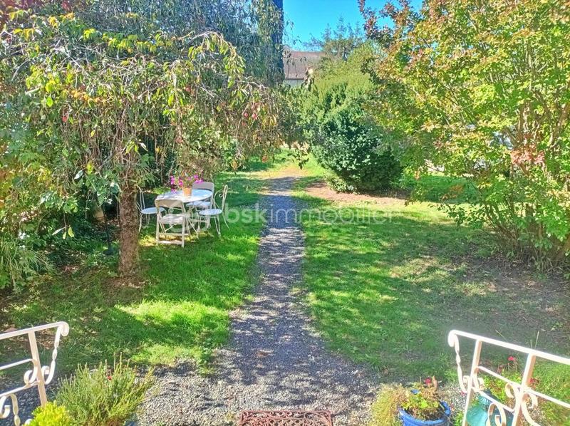 Demeure - 114 m² - 7 pièces