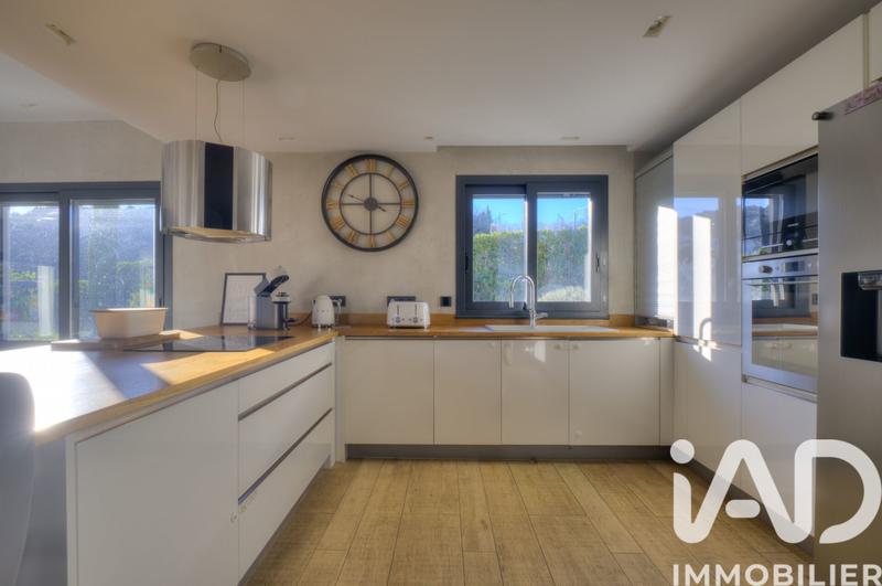 Maison de maîtres - 360 m² - 10 pièces