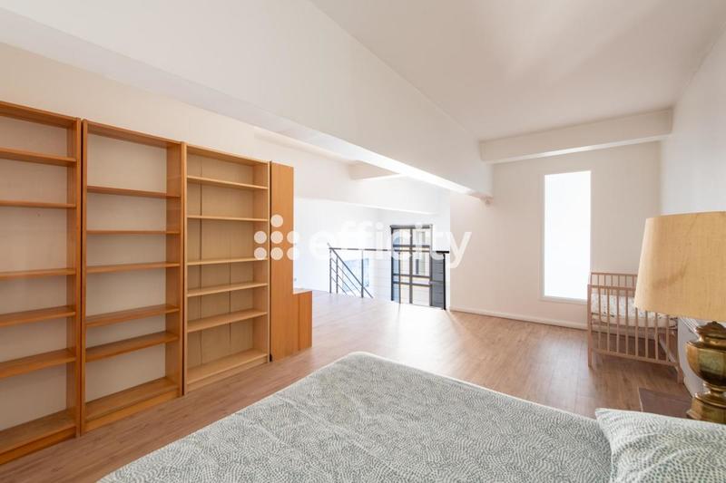 Loft - 90 m² - 3 pièces