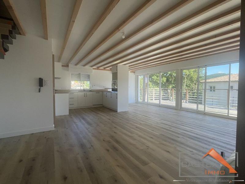 Maison - 102 m² - 4 pièces