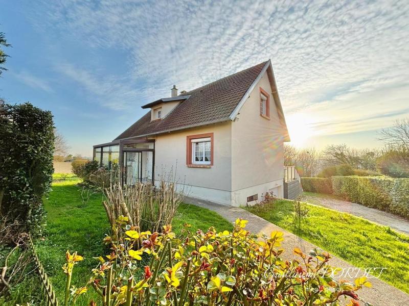 Maison traditionnelle - 90 m² - 5 pièces