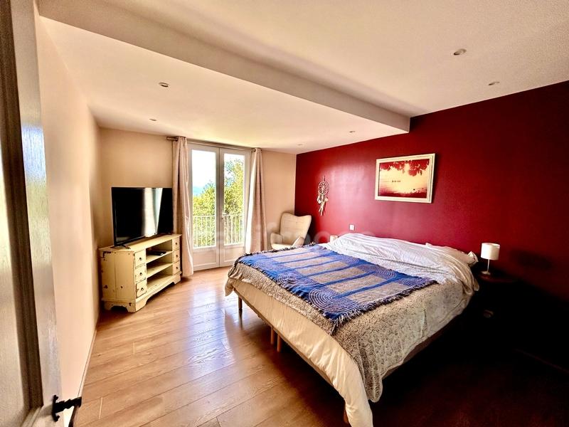 Villa - 162 m² - 6 pièces