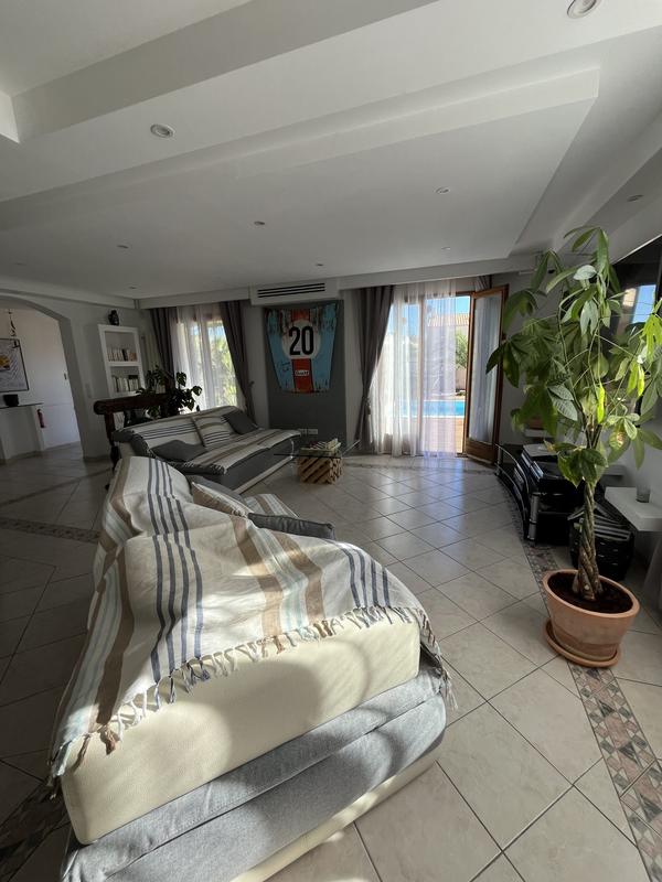 Villa - 165 m² - 6 pièces