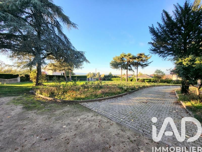 Maison - 250 m² - 8 pièces