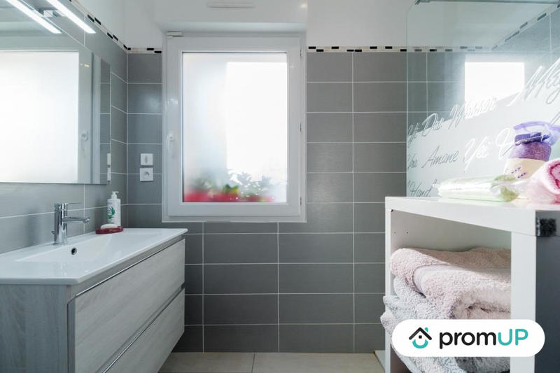 Maison - 93 m² - 4 pièces