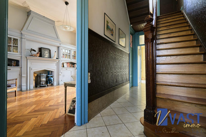 Maison ancienne - 250 m² - 8 pièces