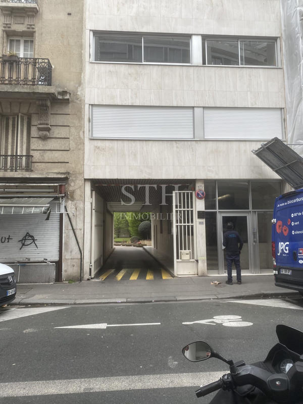 Parking / Garage - 12 m²