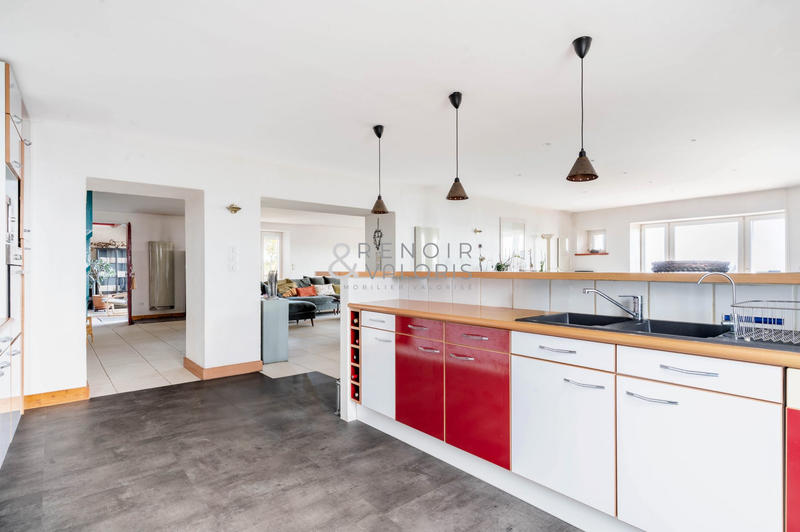 Maison - 395 m² - 10 pièces