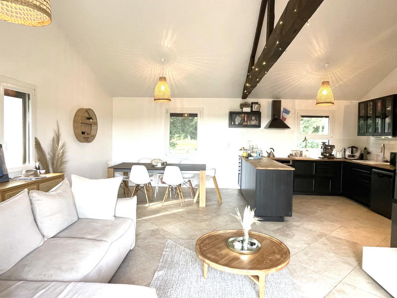 Maison - 210 m² - 6 pièces