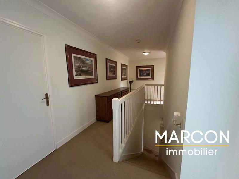 Propriété - 174 m² - 11 pièces