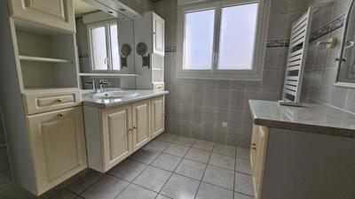 Maison - 99 m² - 6 pièces