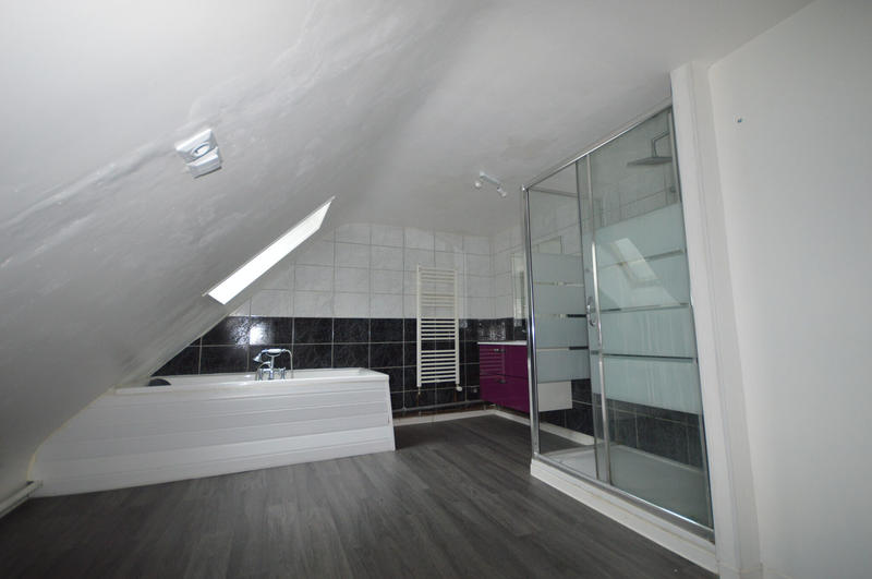 Appartement - 93 m² - 4 pièces