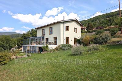 Maison - 142 m² - 5 pièces