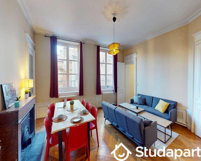 Chambre - 240 m² - 1 pièce