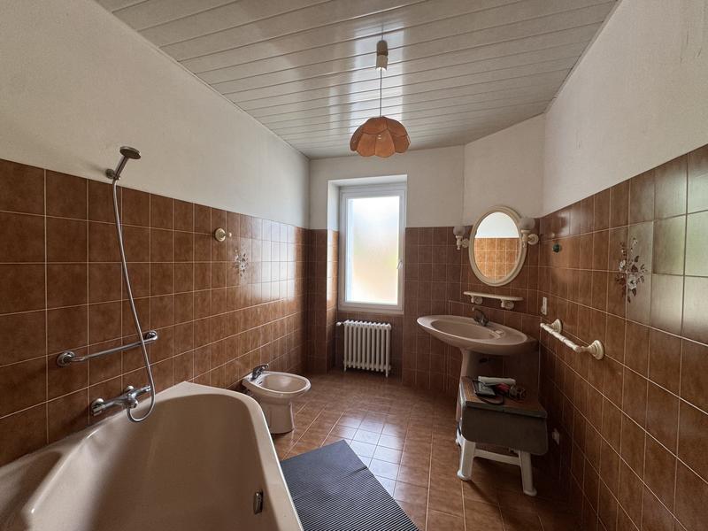 Maison - 145 m² - 9 pièces