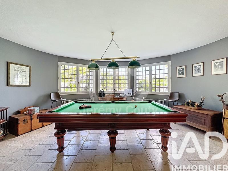 Maison - 332 m² - 12 pièces