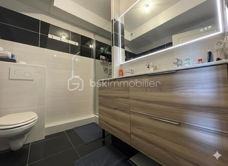 Appartement - 64 m² - 3 pièces