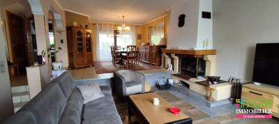 Maison - 240 m² - 7 pièces