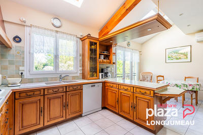 Maison - 186 m² - 8 pièces