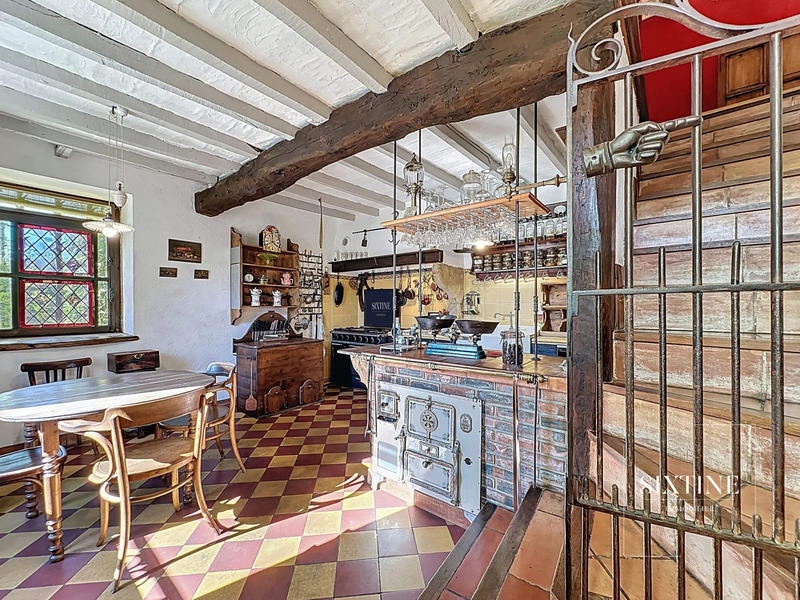 Maison ancienne - 219 m² - 7 pièces
