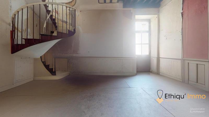 Maison - 450 m² - 12 pièces