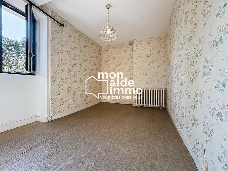 Maison - 305 m² - 8 pièces