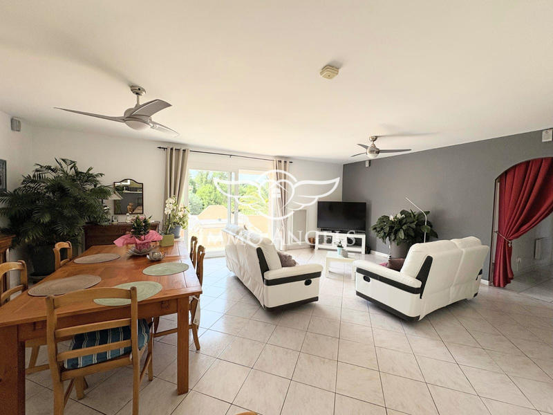 Maison - 163 m² - 8 pièces