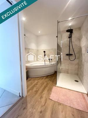 Maison - 201 m² - 7 pièces