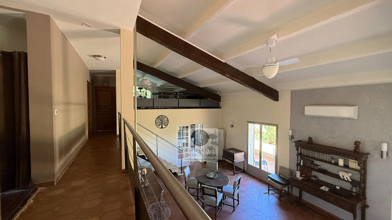 Maison - 225 m² - 10 pièces