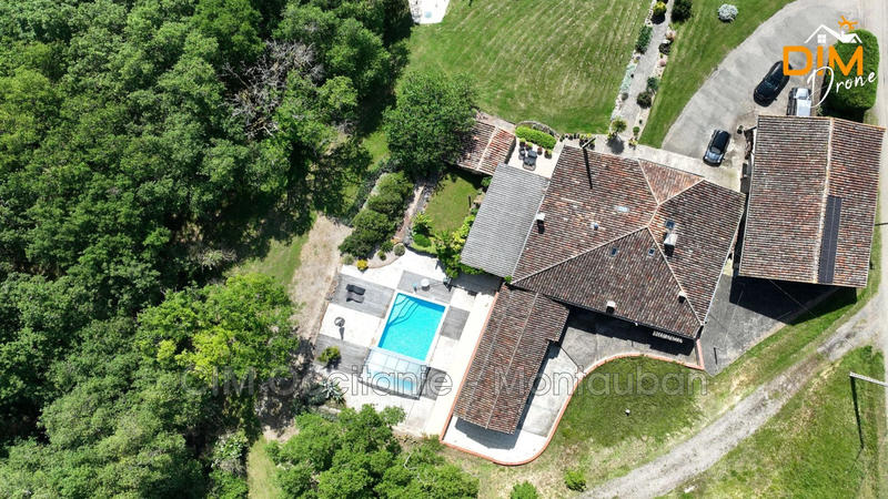 Maison - 275 m² - 8 pièces