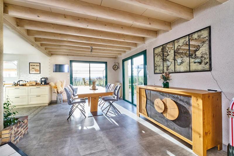 Maison - 137 m² - 7 pièces