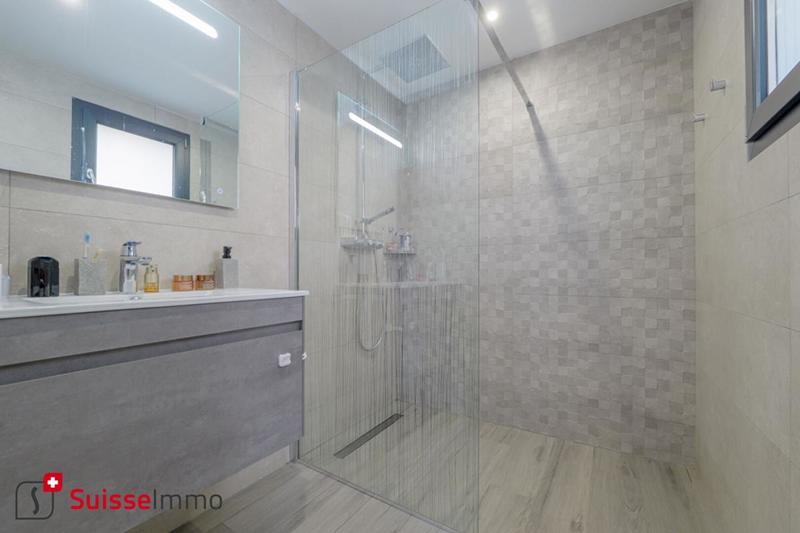 Villa - 302 m² - 7 pièces