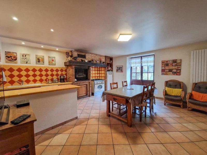 Propriété - 390 m² - 15 pièces