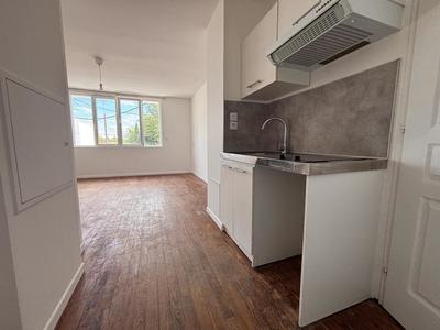 Maison - 300 m² - 15 pièces