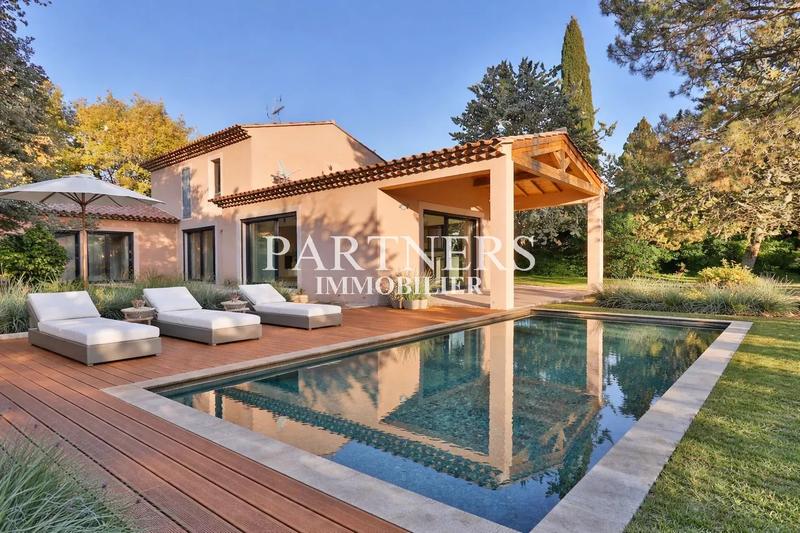 Maison - 190 m² - 5 pièces