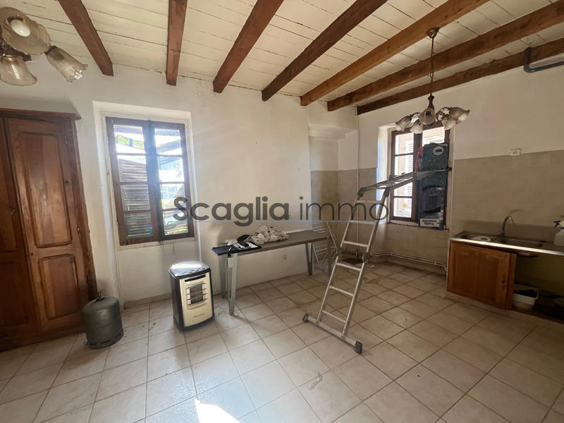 Maison - 250 m² - 8 pièces