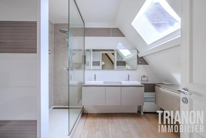 Maison - 326 m² - 7 pièces