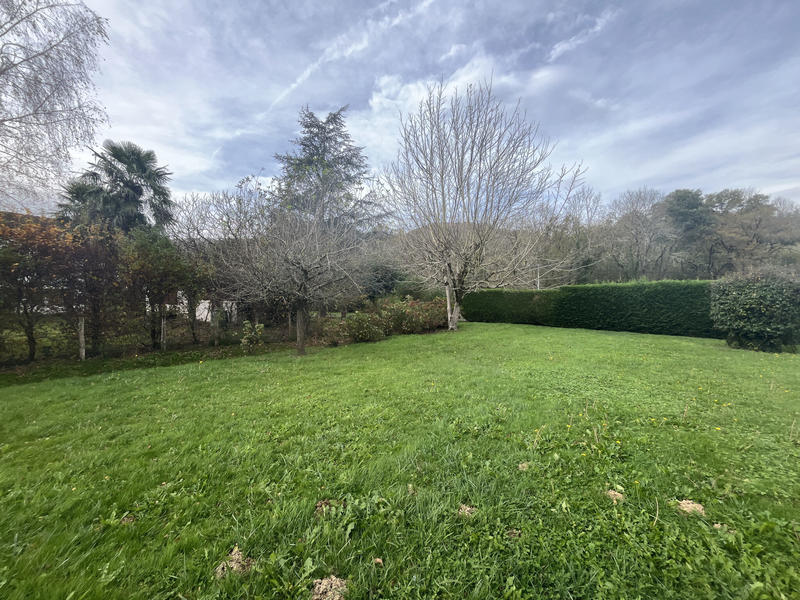 Maison - 265 m² - 10 pièces