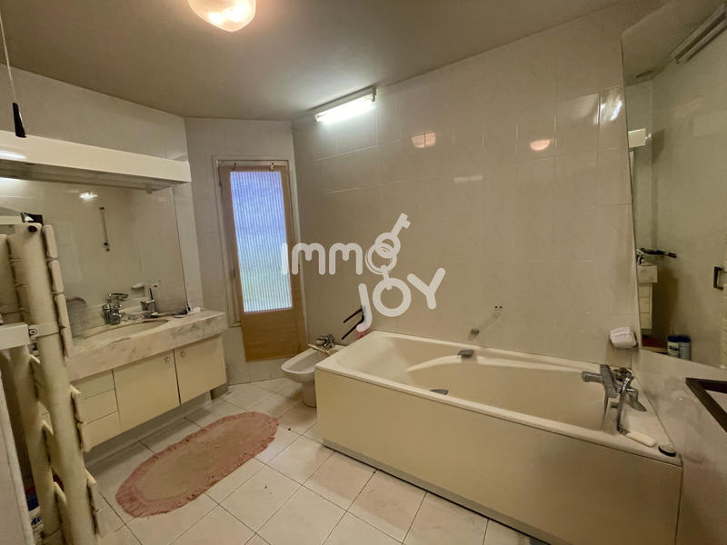 Maison - 160 m² - 7 pièces