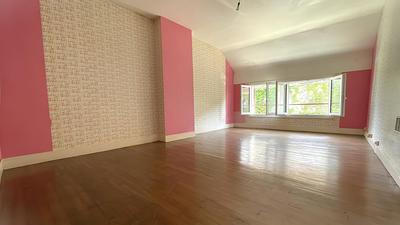 Maison - 140 m² - 8 pièces