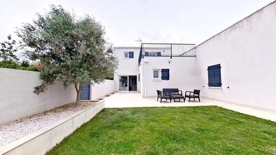 Maison - 102 m² - 4 pièces