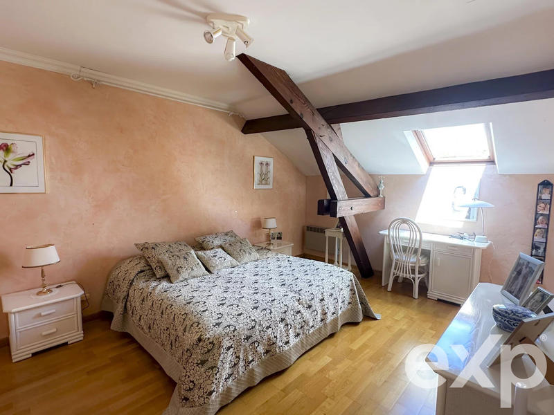 Maison - 200 m² - 7 pièces