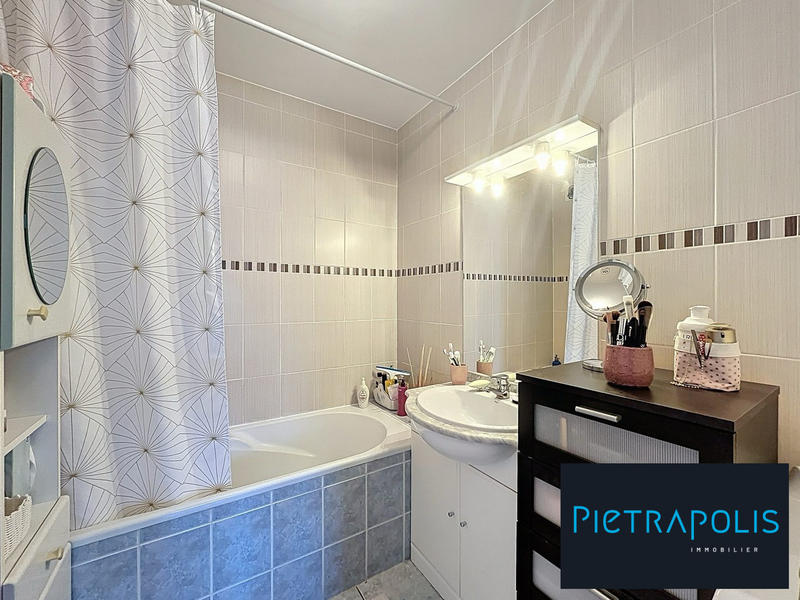 Appartement - 102 m² - 4 pièces