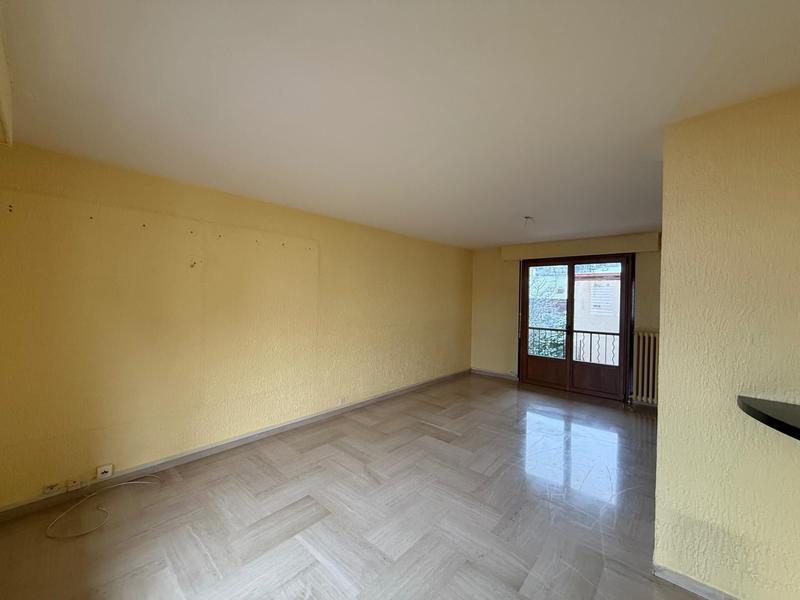 Appartement - 92 m² - 5 pièces