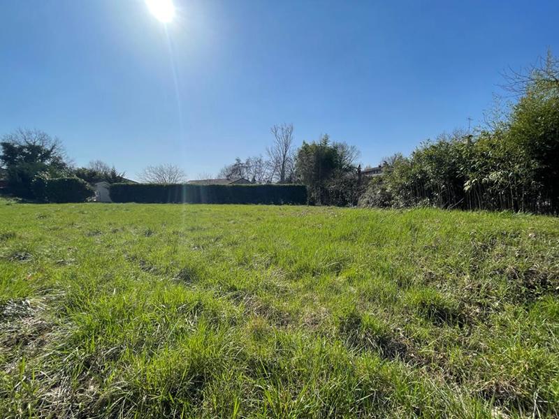 Terrain constructible - 1 000 m²