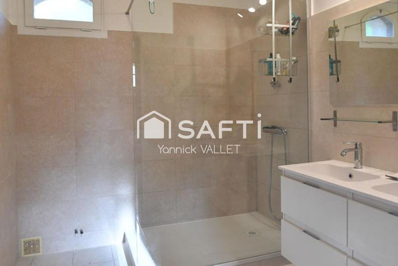 Maison - 207 m² - 10 pièces